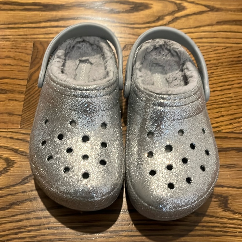 Lined Silver Sparkle Crocs, size 12, kids